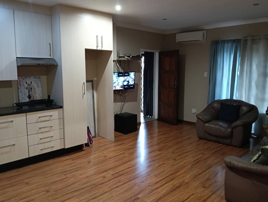 5 Bedroom Property for Sale in Eldoraigne Gauteng