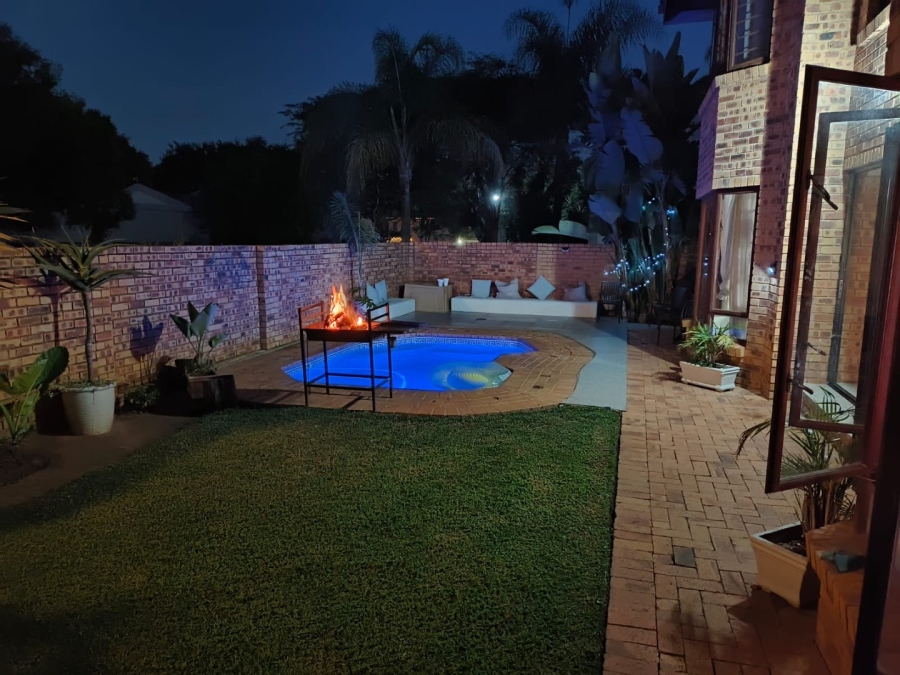 To Let 4 Bedroom Property for Rent in Silver Lakes Golf Estate Gauteng