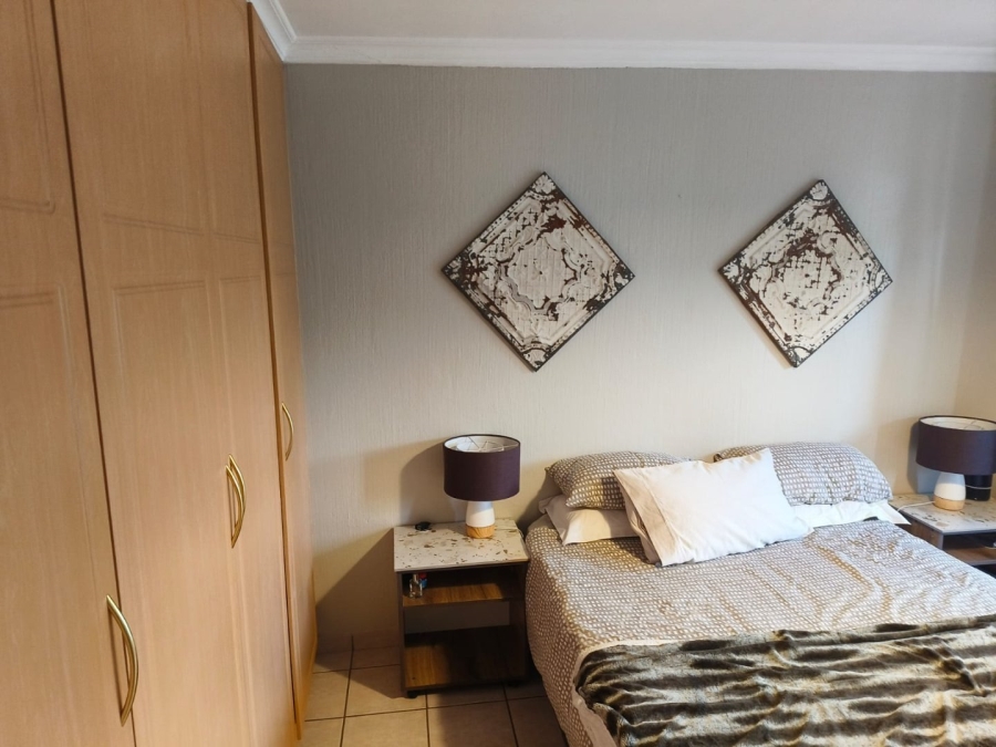 To Let 4 Bedroom Property for Rent in Silver Lakes Golf Estate Gauteng