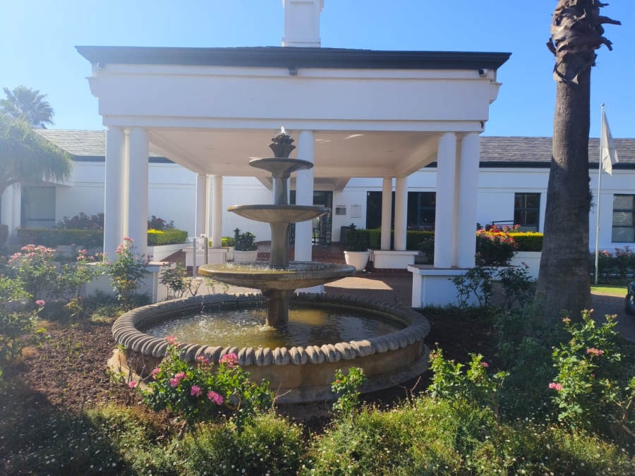 To Let 4 Bedroom Property for Rent in Silver Lakes Golf Estate Gauteng