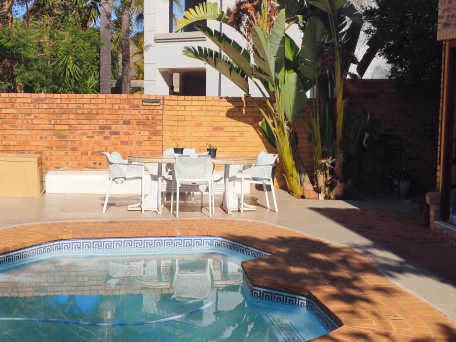 To Let 4 Bedroom Property for Rent in Silver Lakes Golf Estate Gauteng