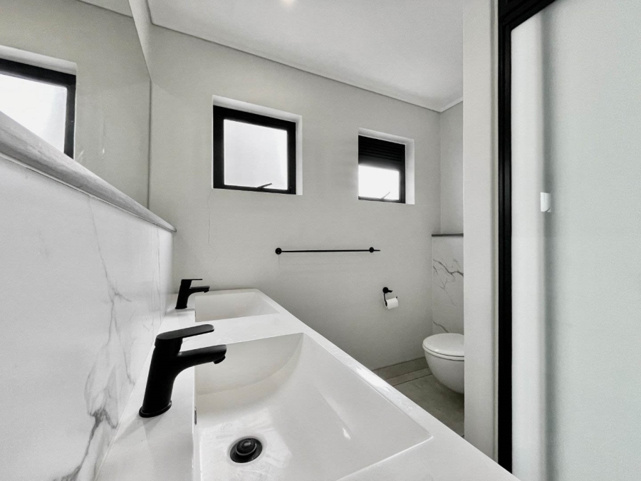 To Let 3 Bedroom Property for Rent in The Polofields Gauteng