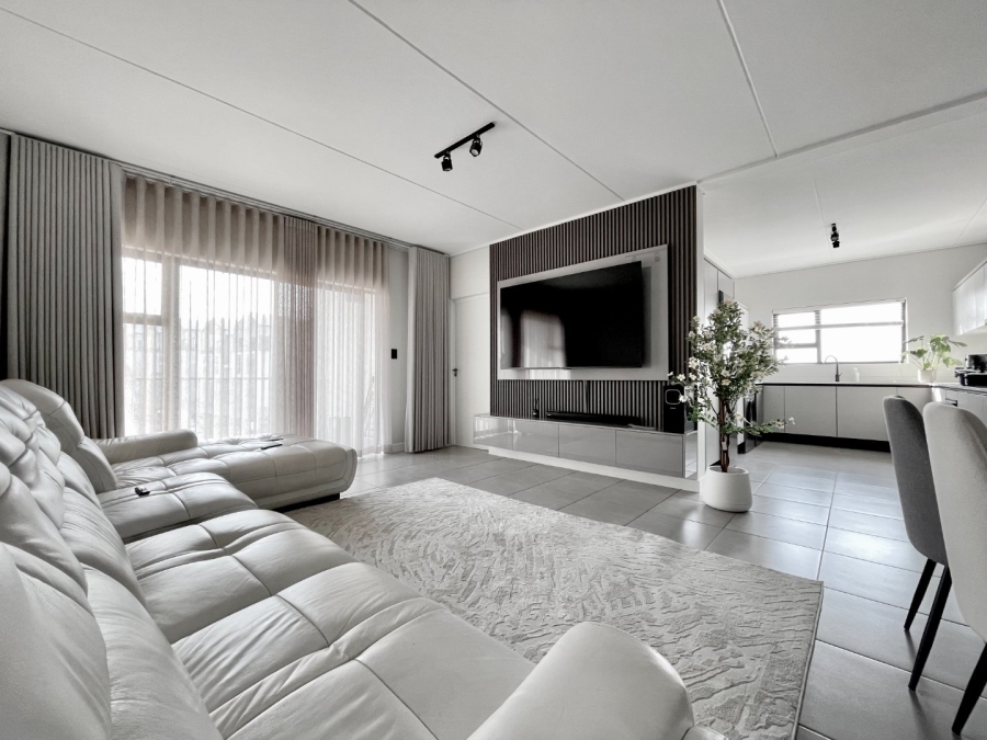 To Let 3 Bedroom Property for Rent in Waterfall Gauteng