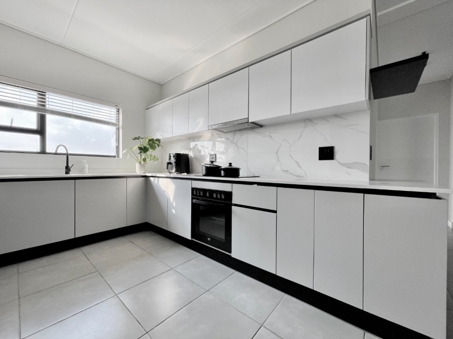 To Let 3 Bedroom Property for Rent in Waterfall Gauteng