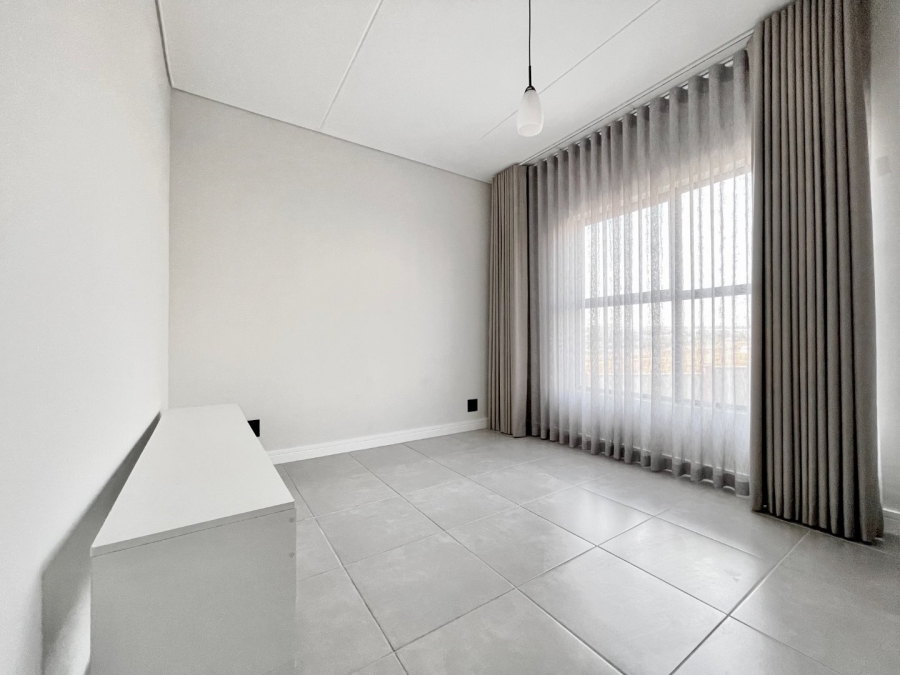 To Let 3 Bedroom Property for Rent in Waterfall Gauteng