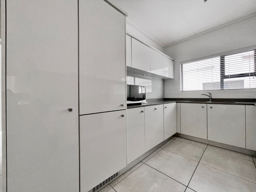 To Let 3 Bedroom Property for Rent in The Polofields Gauteng