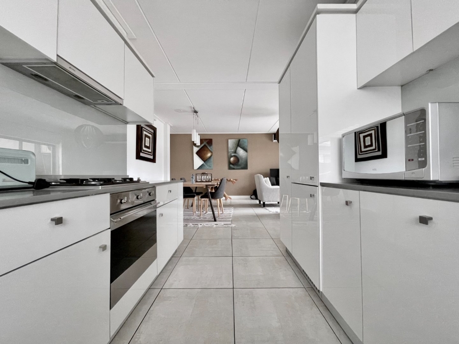 To Let 3 Bedroom Property for Rent in The Polofields Gauteng