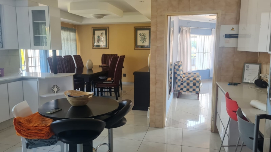 3 Bedroom Property for Sale in Oakdene Gauteng
