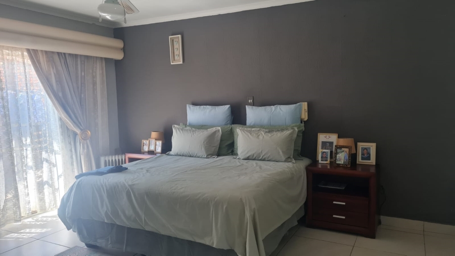 3 Bedroom Property for Sale in Oakdene Gauteng