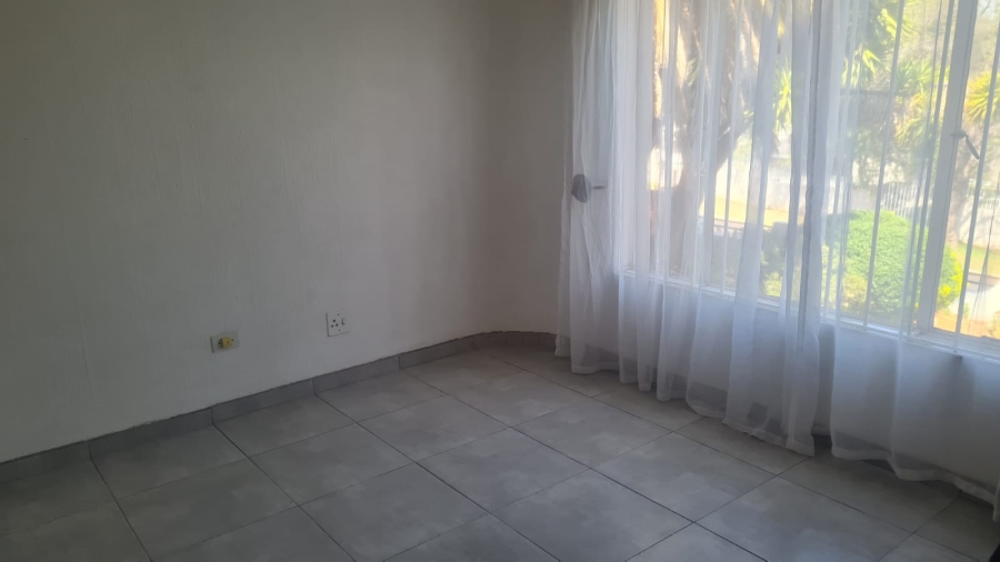 3 Bedroom Property for Sale in Oakdene Gauteng