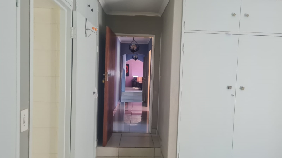3 Bedroom Property for Sale in Oakdene Gauteng