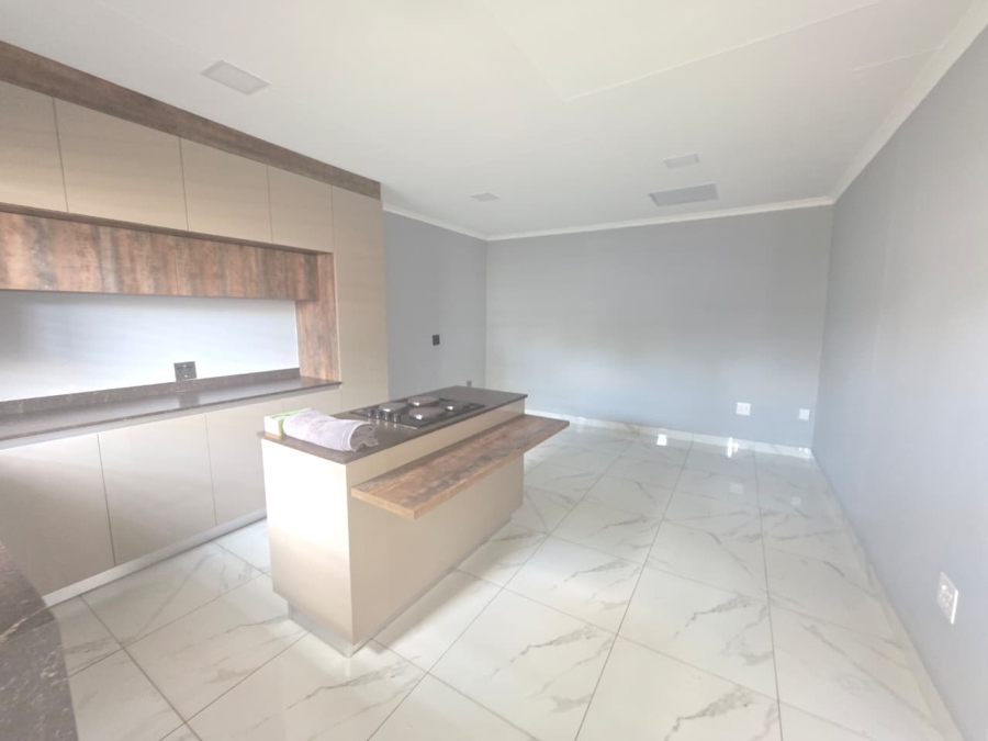 To Let 1 Bedroom Property for Rent in Robertsham Gauteng