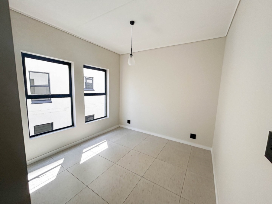 To Let 3 Bedroom Property for Rent in The Polofields Gauteng