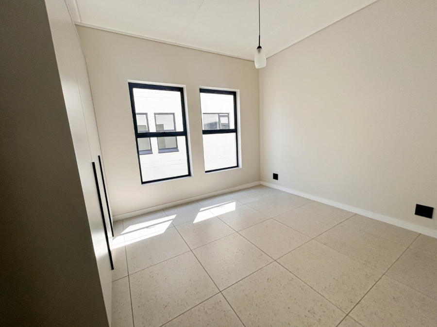 To Let 3 Bedroom Property for Rent in The Polofields Gauteng