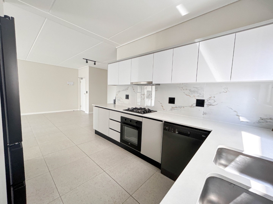 To Let 3 Bedroom Property for Rent in The Polofields Gauteng