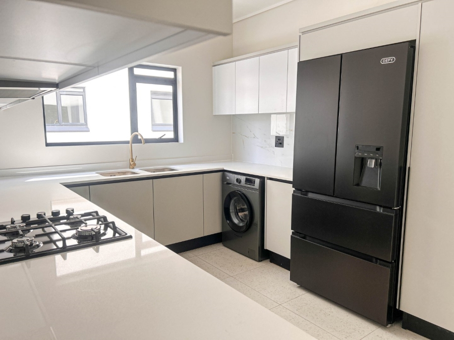 To Let 3 Bedroom Property for Rent in The Polofields Gauteng