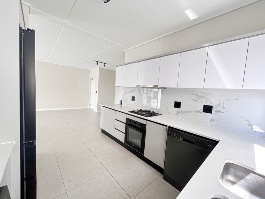 To Let 3 Bedroom Property for Rent in The Polofields Gauteng