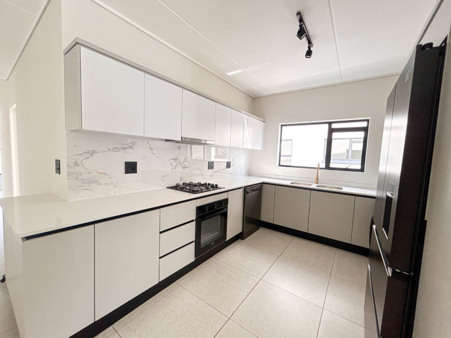 To Let 3 Bedroom Property for Rent in The Polofields Gauteng