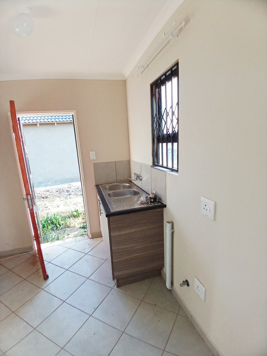  Bedroom Property for Sale in Selcourt Gauteng
