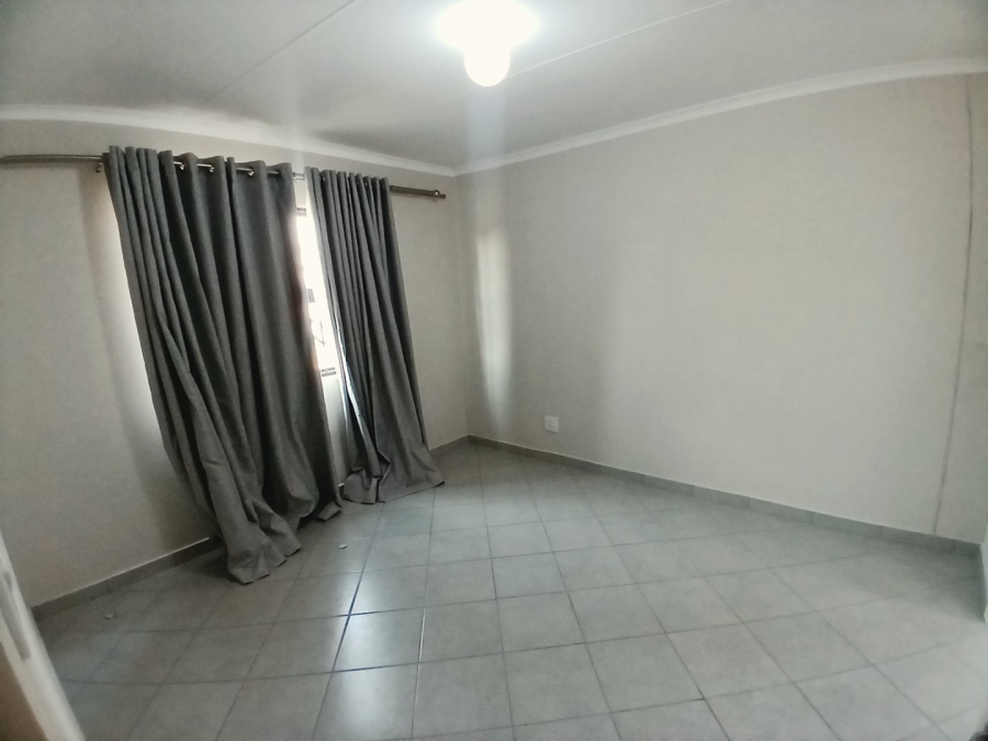  Bedroom Property for Sale in Selcourt Gauteng