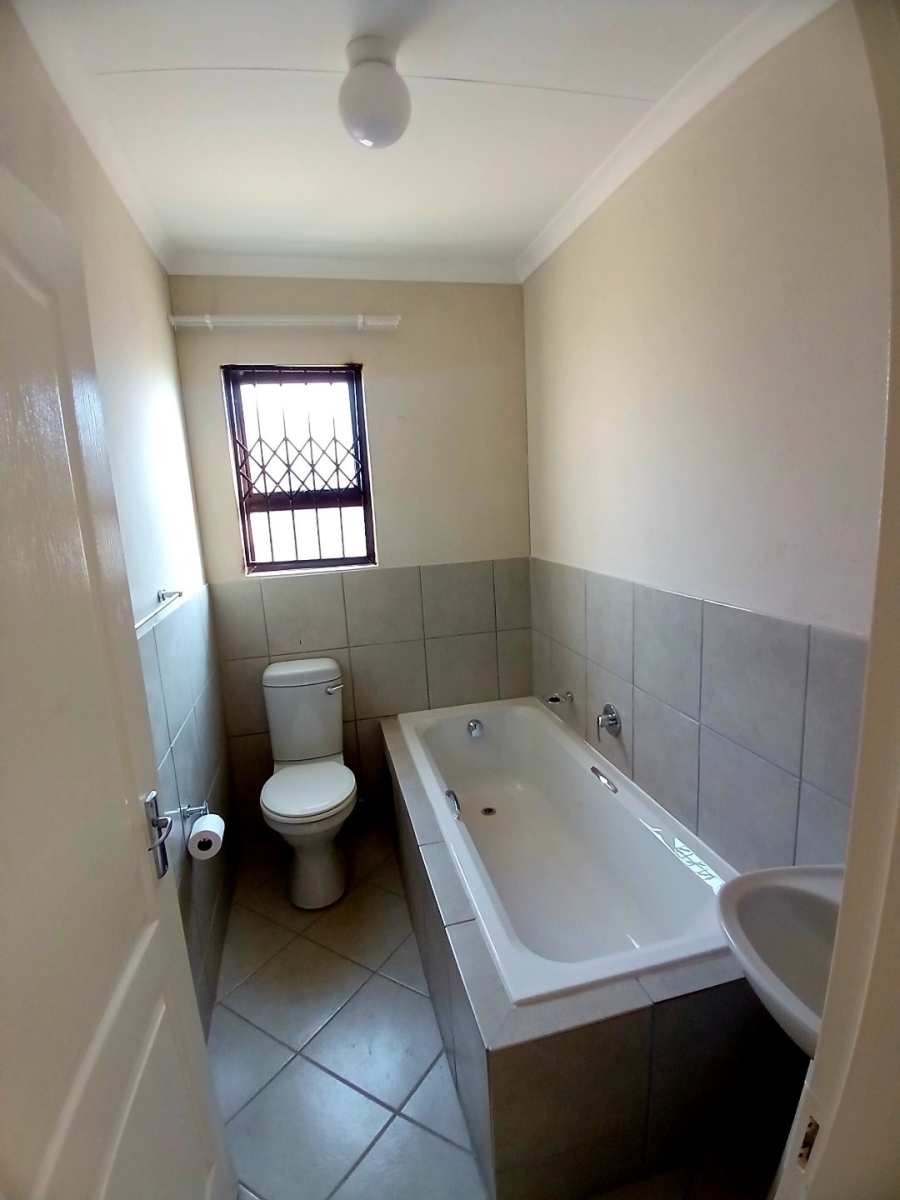  Bedroom Property for Sale in Selcourt Gauteng
