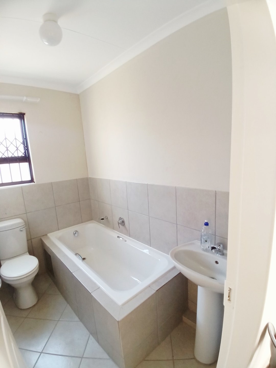  Bedroom Property for Sale in Selcourt Gauteng