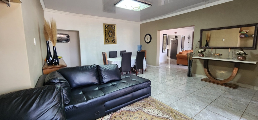 4 Bedroom Property for Sale in Erasmia Gauteng