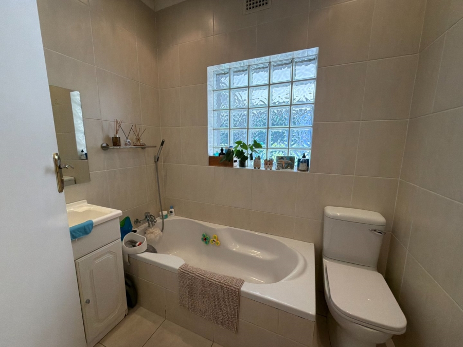 To Let 3 Bedroom Property for Rent in Parkhurst Gauteng