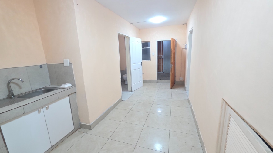 To Let 1 Bedroom Property for Rent in Laudium Gauteng