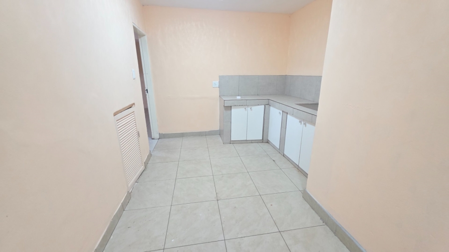 To Let 1 Bedroom Property for Rent in Laudium Gauteng