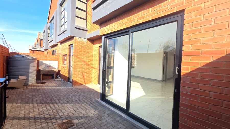 3 Bedroom Property for Sale in Erasmia Gauteng