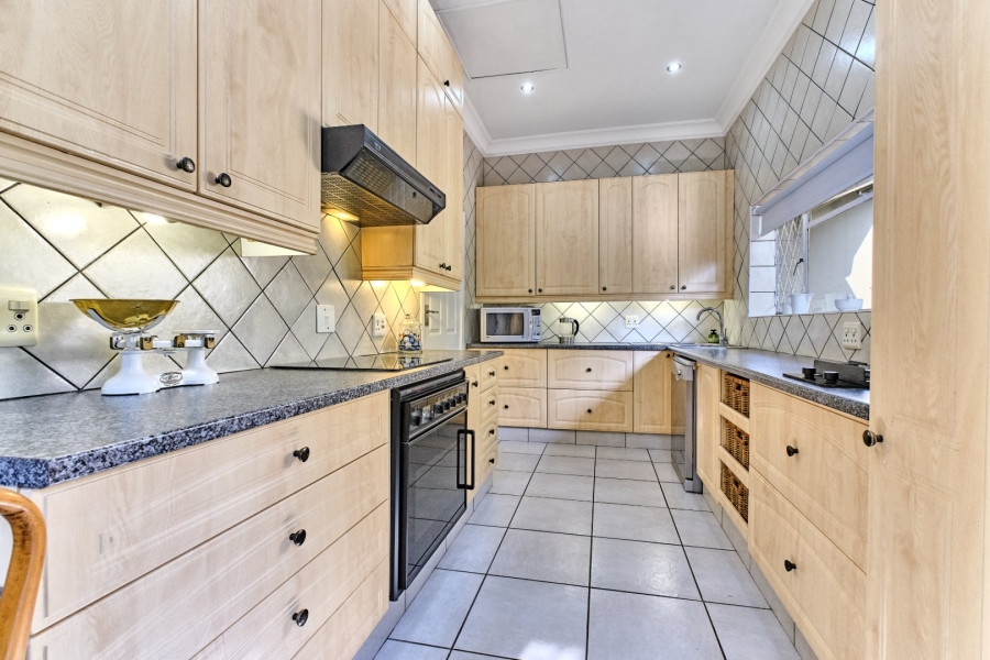 5 Bedroom Property for Sale in Northcliff Gauteng