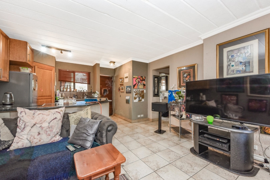 2 Bedroom Property for Sale in Bloubosrand Gauteng