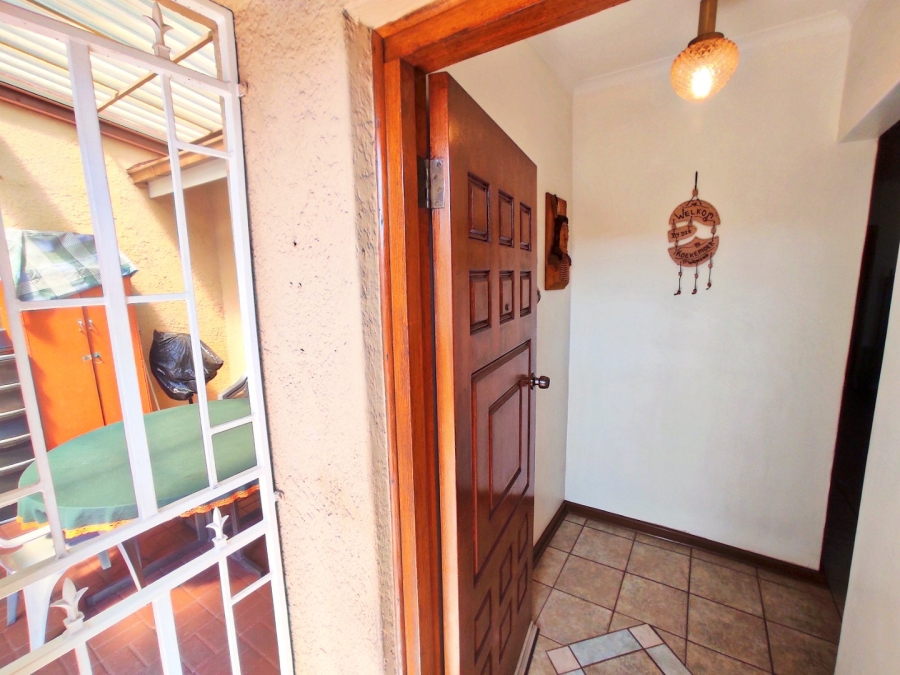 2 Bedroom Property for Sale in Vanderbijlpark CW 3 Gauteng