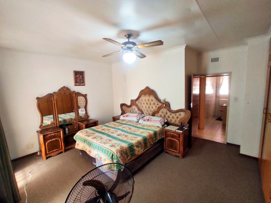 2 Bedroom Property for Sale in Vanderbijlpark CW 3 Gauteng
