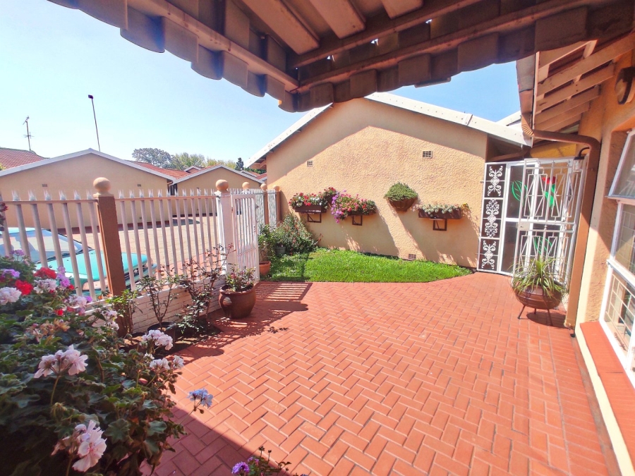 2 Bedroom Property for Sale in Vanderbijlpark CW 3 Gauteng