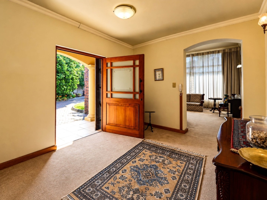 5 Bedroom Property for Sale in Wierda Park Gauteng