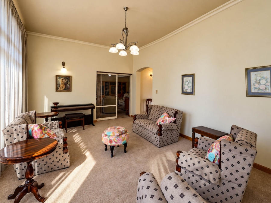 5 Bedroom Property for Sale in Wierda Park Gauteng