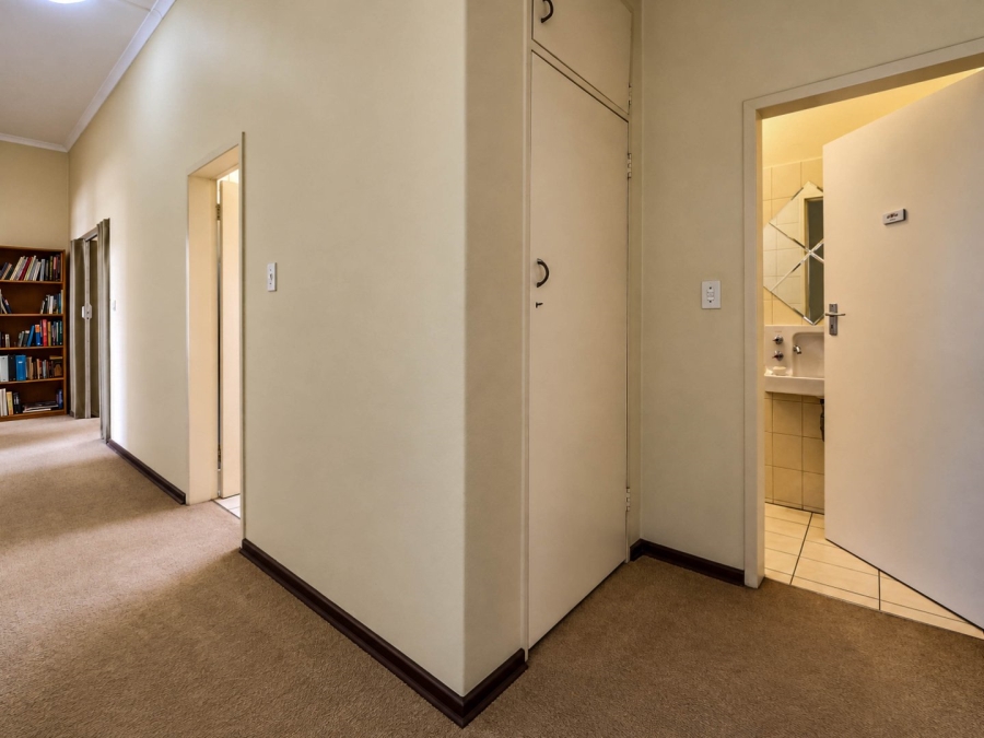 5 Bedroom Property for Sale in Wierda Park Gauteng