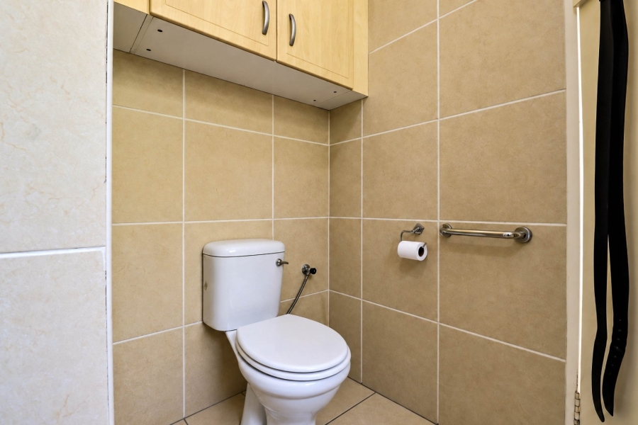 5 Bedroom Property for Sale in Wierda Park Gauteng