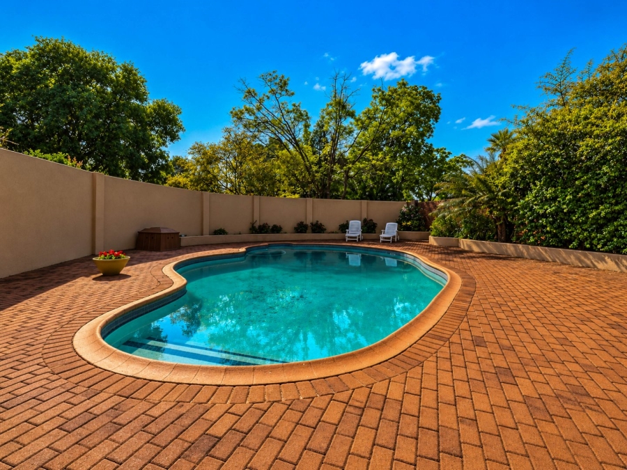 5 Bedroom Property for Sale in Wierda Park Gauteng