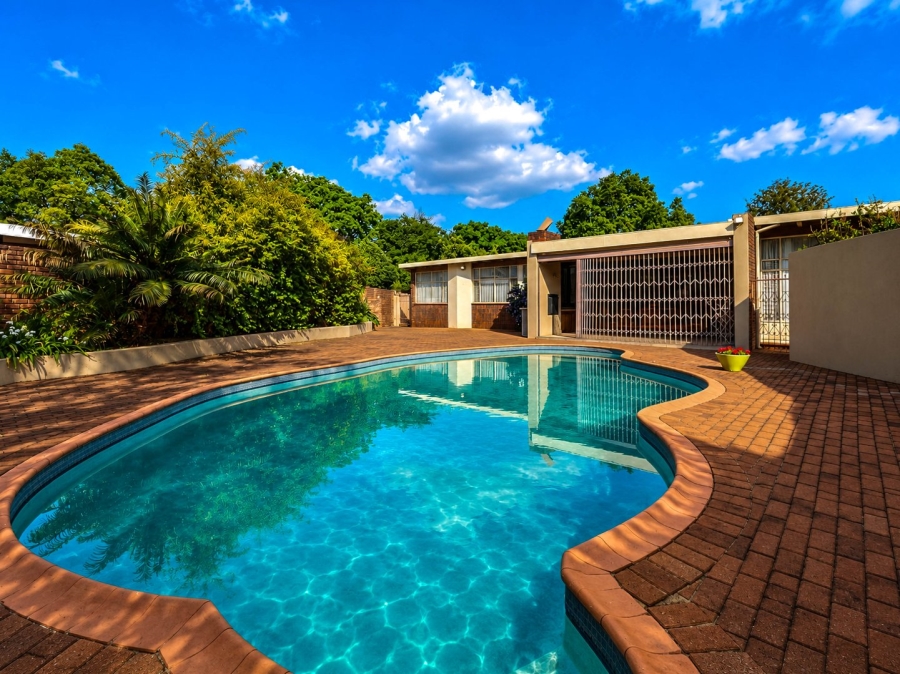 5 Bedroom Property for Sale in Wierda Park Gauteng