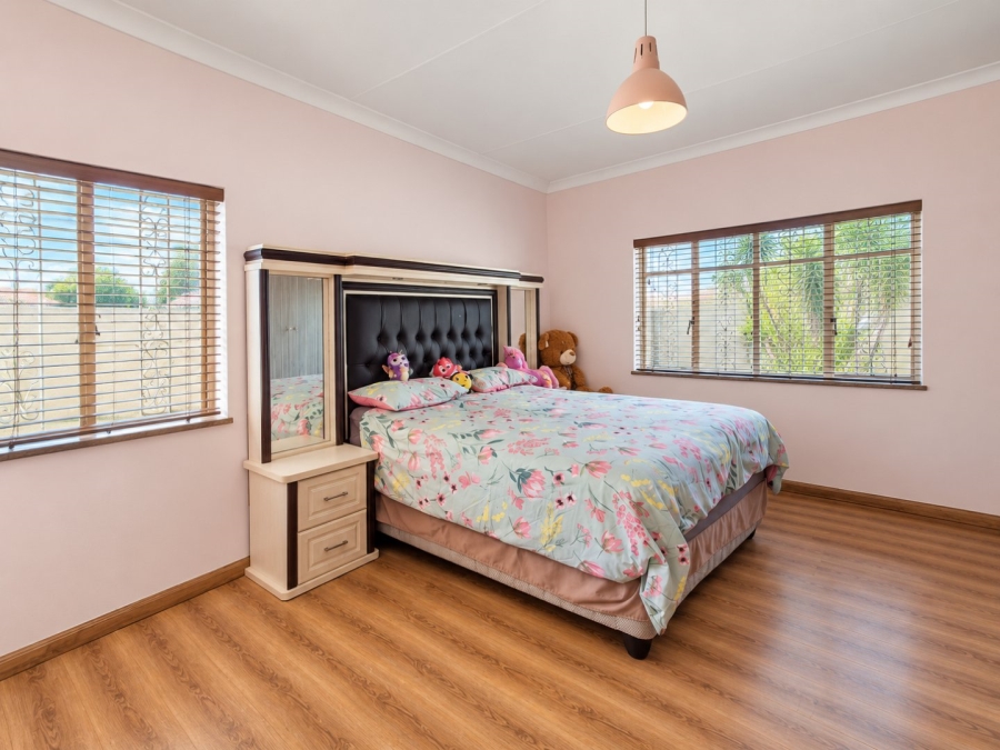 4 Bedroom Property for Sale in Sunnyridge Gauteng