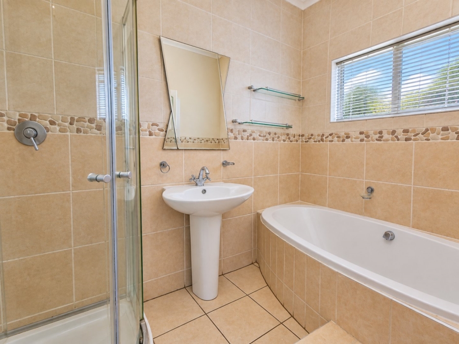 4 Bedroom Property for Sale in Sunnyridge Gauteng