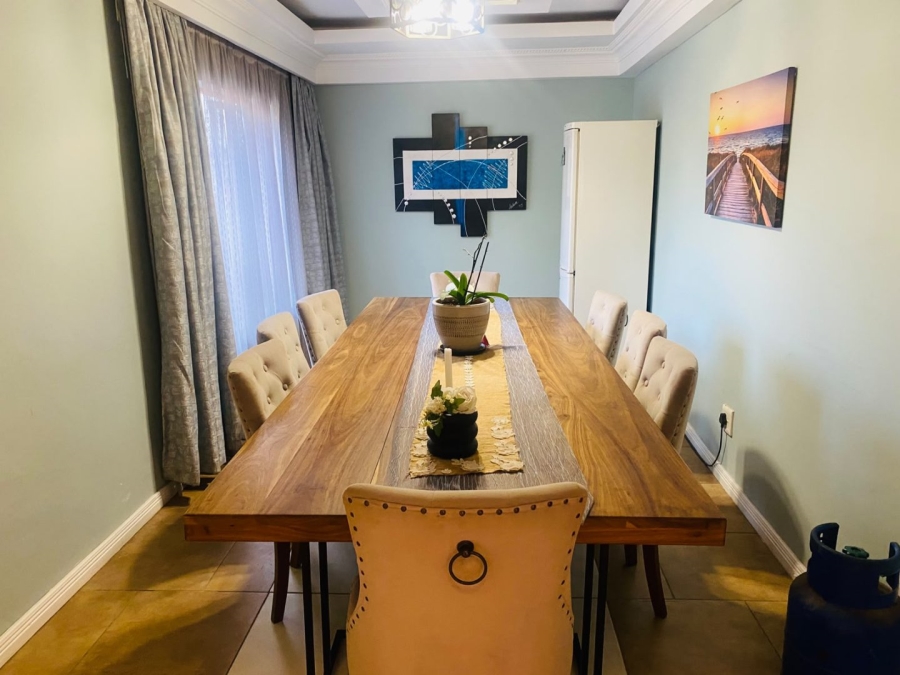 4 Bedroom Property for Sale in Clayville Industria Gauteng