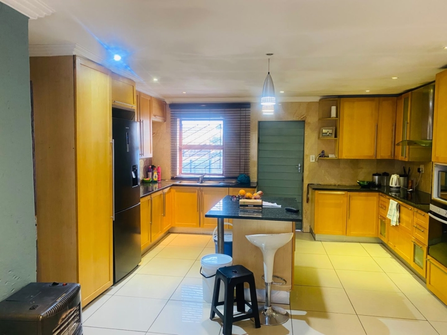 4 Bedroom Property for Sale in Clayville Industria Gauteng