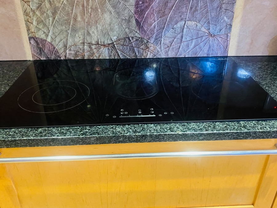 4 Bedroom Property for Sale in Clayville Industria Gauteng