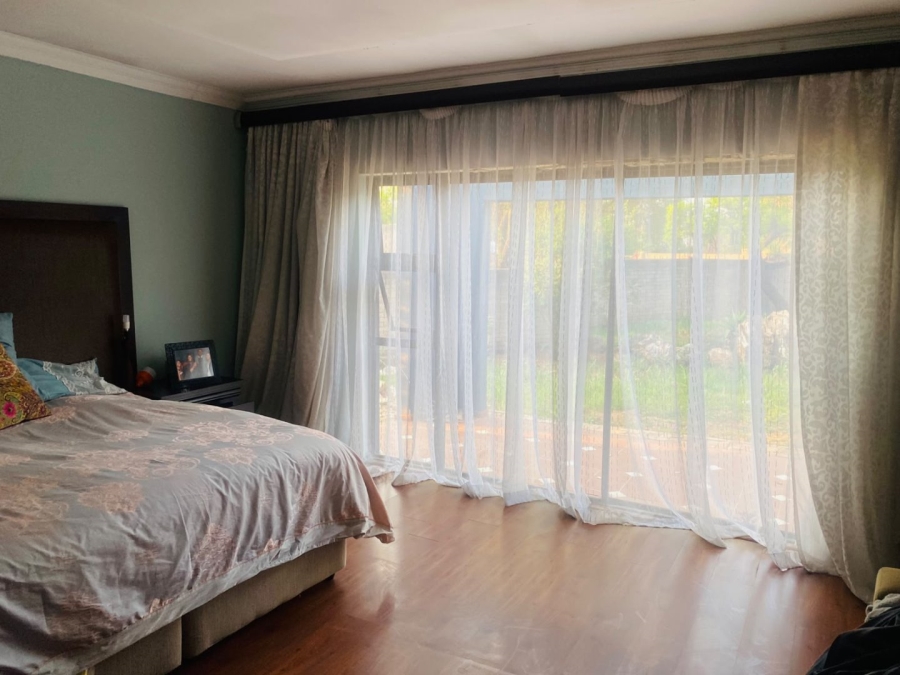 4 Bedroom Property for Sale in Clayville Industria Gauteng