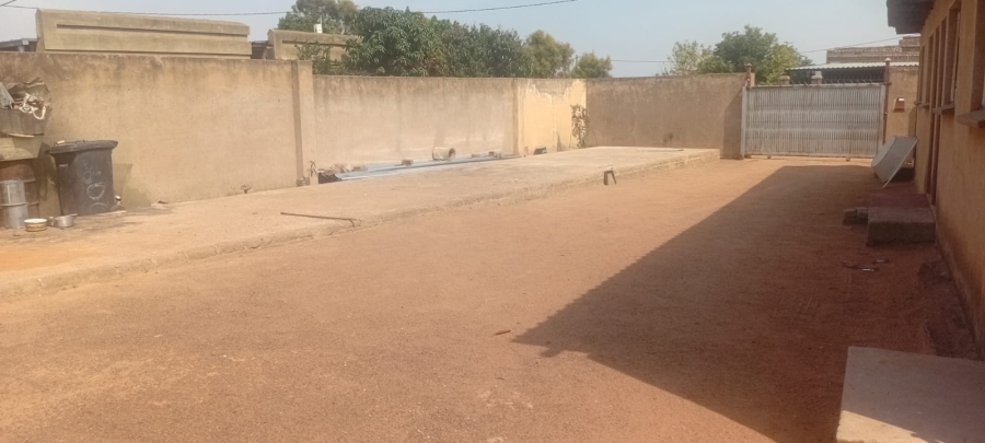 4 Bedroom Property for Sale in Soshanguve KK Gauteng