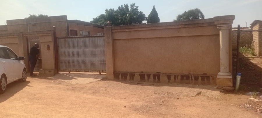 4 Bedroom Property for Sale in Soshanguve KK Gauteng